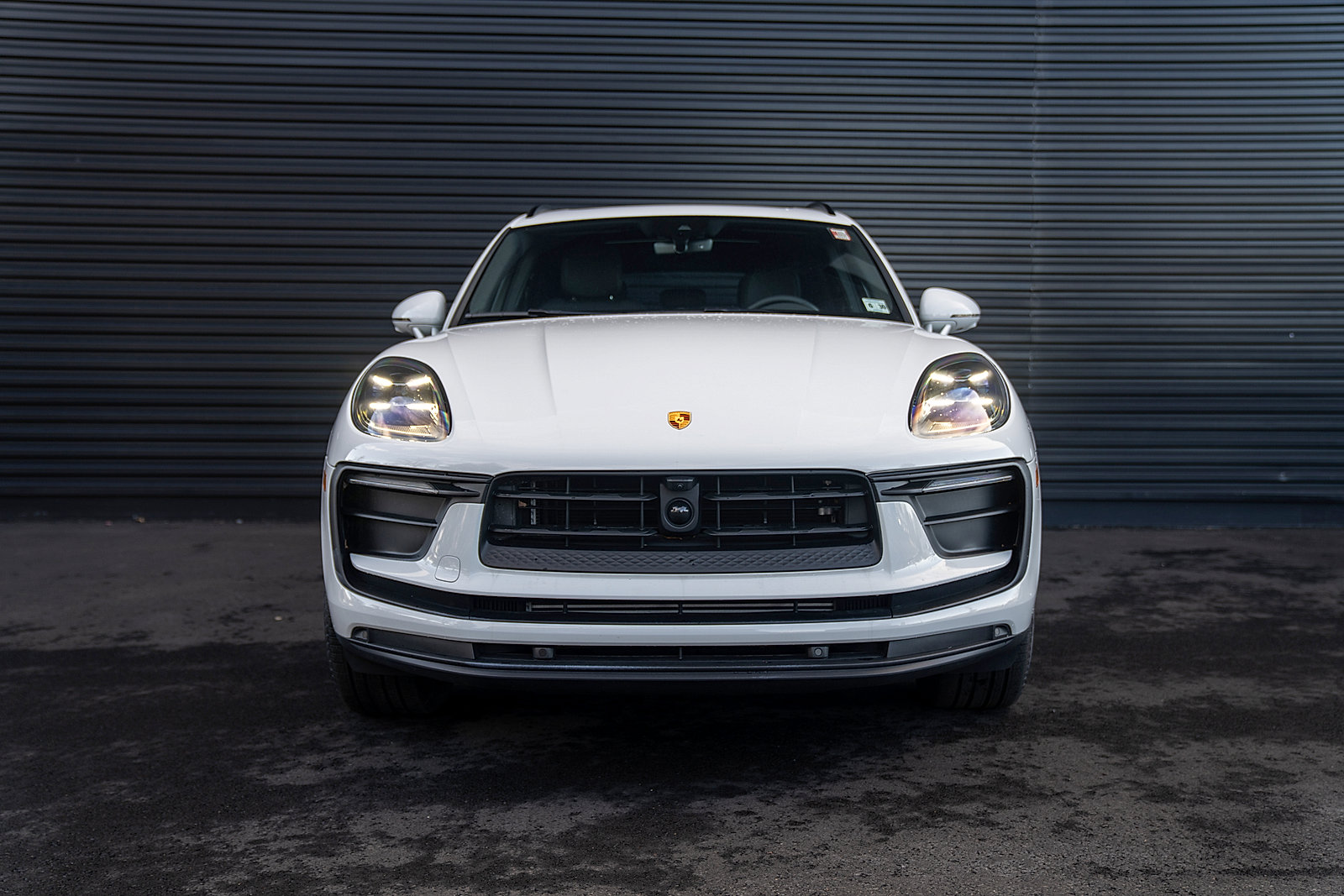Certified 2025 Porsche Macan Turbo AWD/4WD image 25