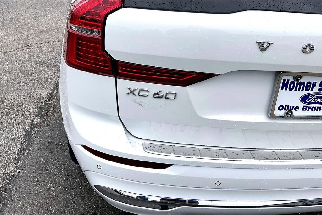 Used 2023 Volvo XC60 B5 Ultimate w/ Climate Package FWD image 7