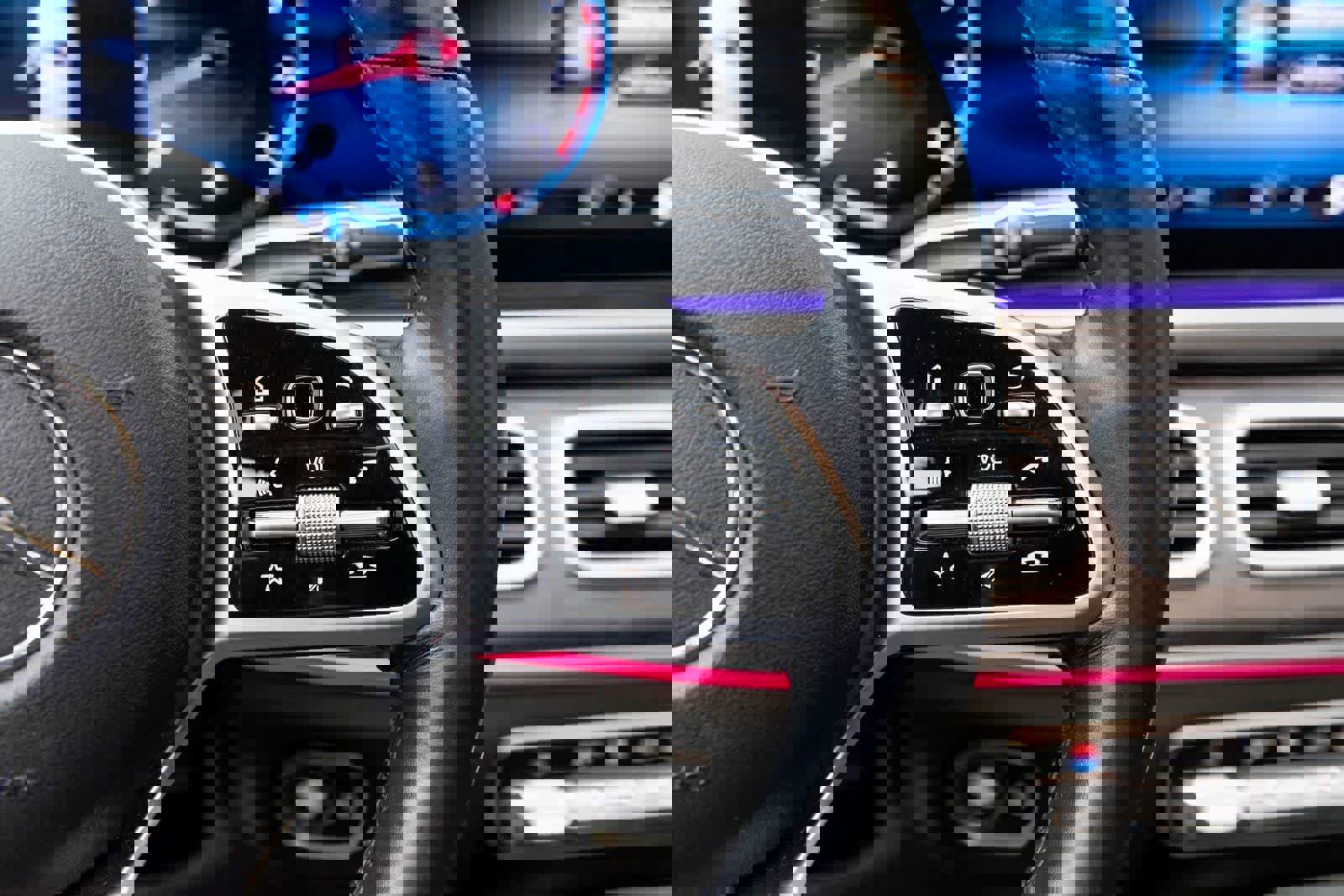 Used 2022 Mercedes-Benz GLE 350 4MATIC w/ Premium Package image 28