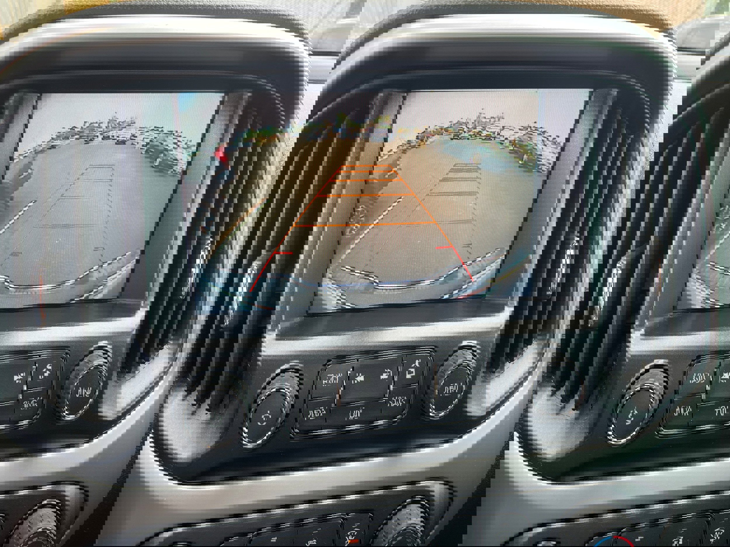 Used 2017 Chevrolet Colorado LT image 16