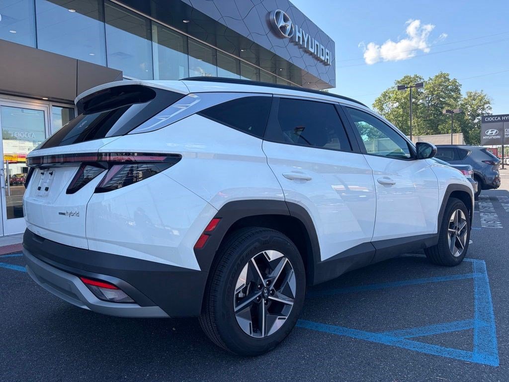 Certified 2025 Hyundai Tucson SEL AWD/4WD image 4
