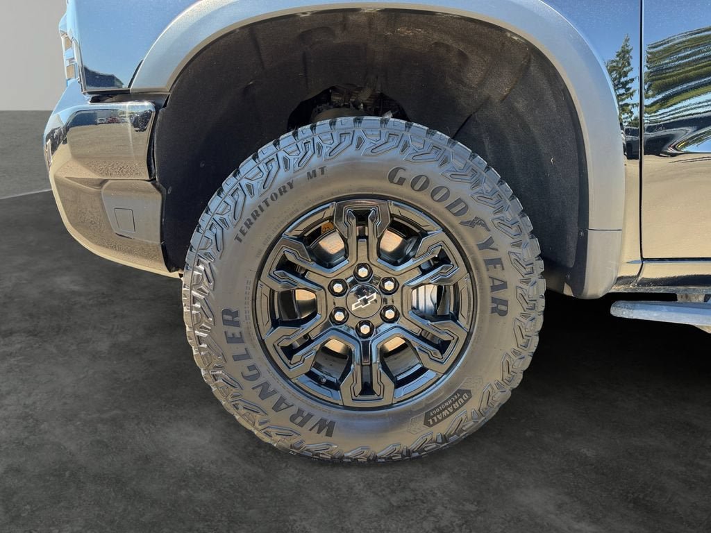 Used 2022 Chevrolet Silverado 1500 ZR2 w/ Technology Package AWD/4WD image 4
