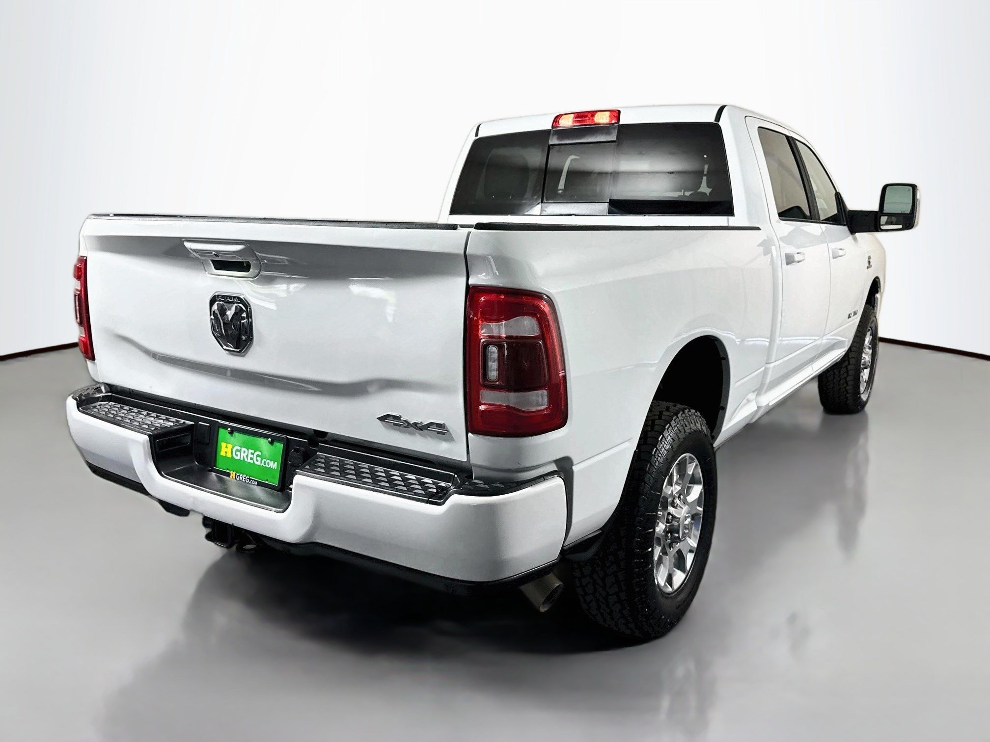 Used 2024 RAM 2500 Laramie AWD/4WD image 10