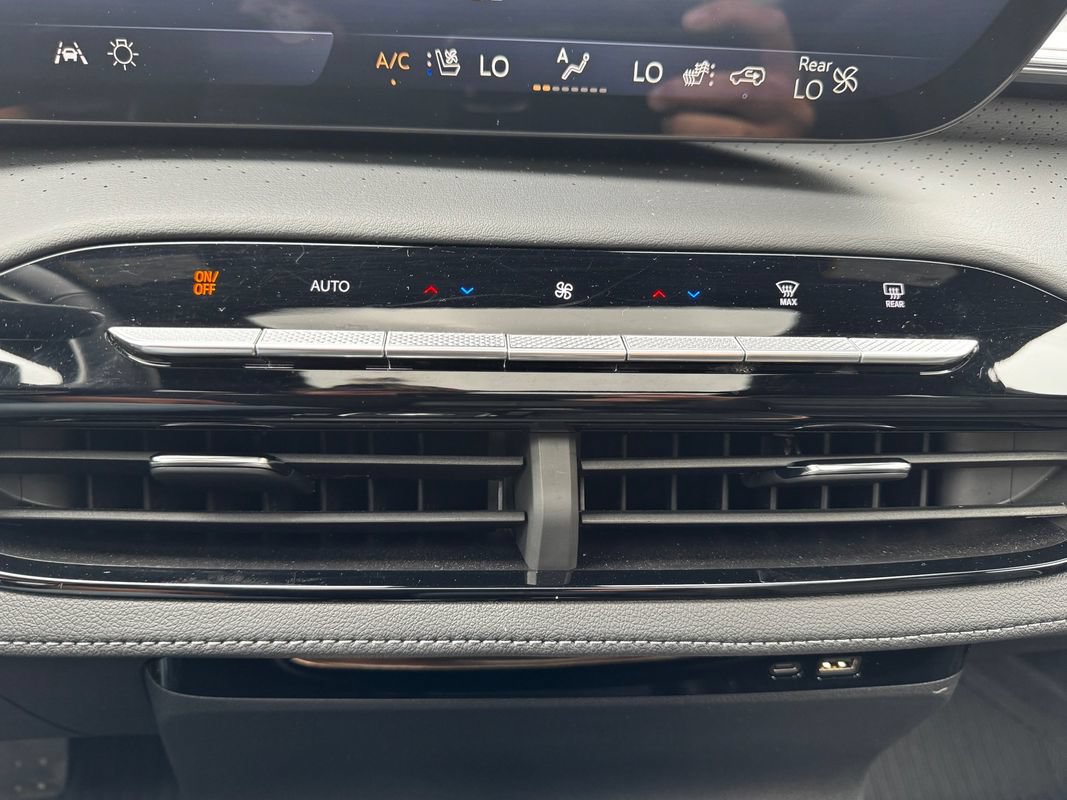 Used 2025 Buick Enclave Avenir w/ Trailering Package, 5000 lbs. AWD/4WD image 20