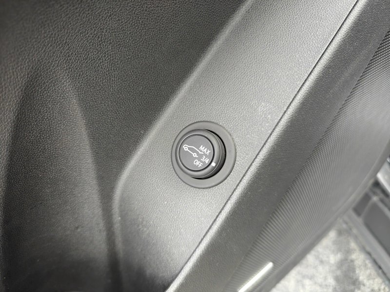 Used 2022 Chevrolet Equinox RS w/ RS Leather Package image 16