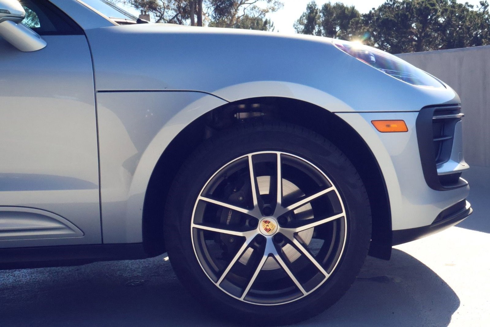 Certified 2025 Porsche Macan image 11