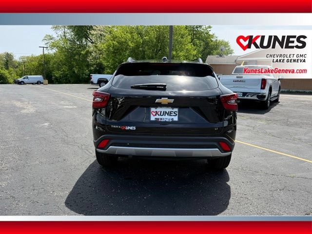Used 2025 Chevrolet Trax LT FWD image 7