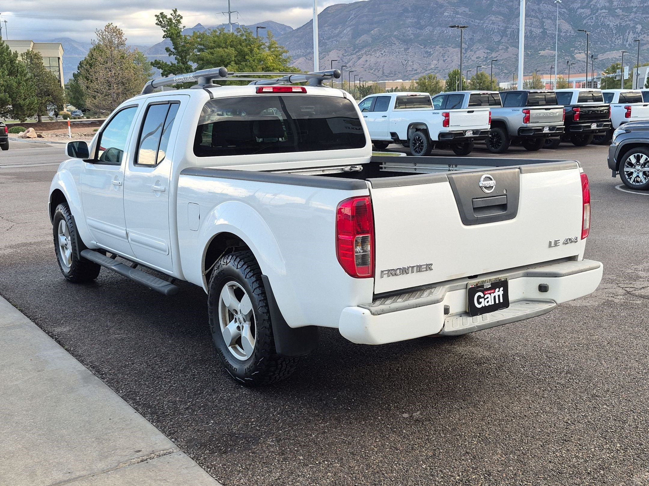 Used 2007 Nissan Frontier LE w/ Leather Pkg AWD/4WD image 5