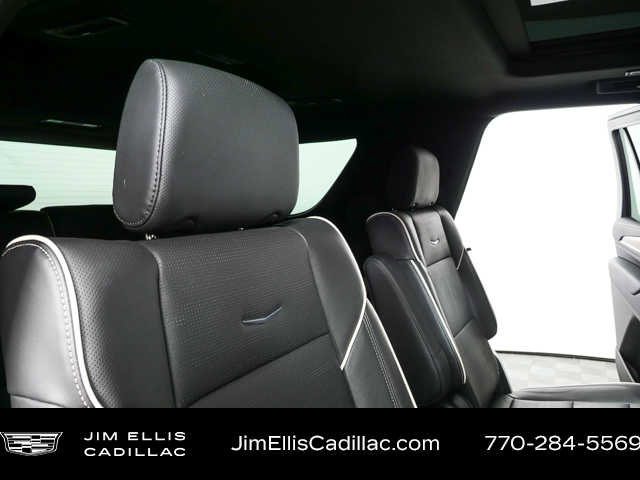 Used 2024 Cadillac Escalade Premium Luxury w/ Performance Package image 22