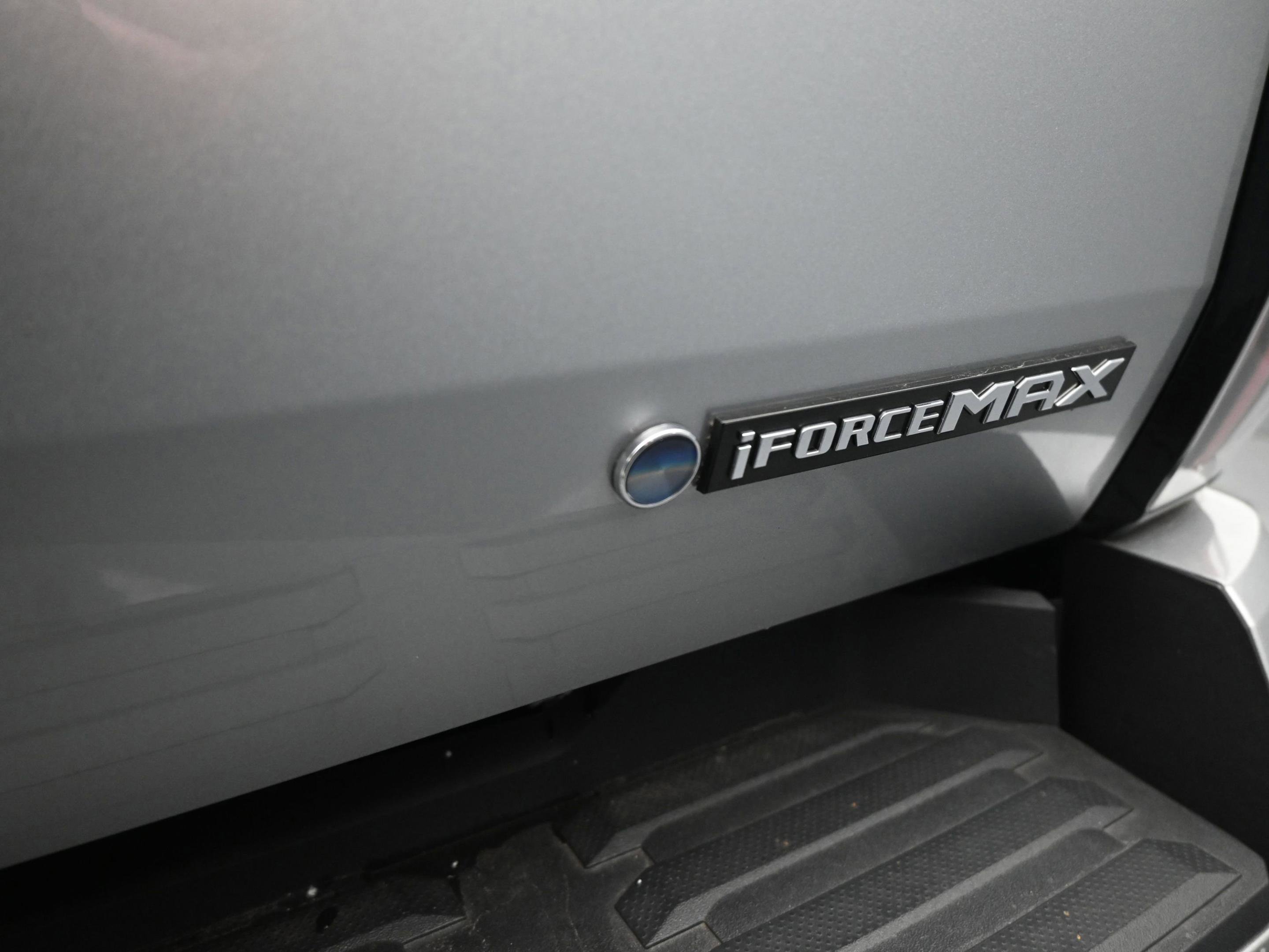 Used 2025 Toyota Tundra Platinum image 38