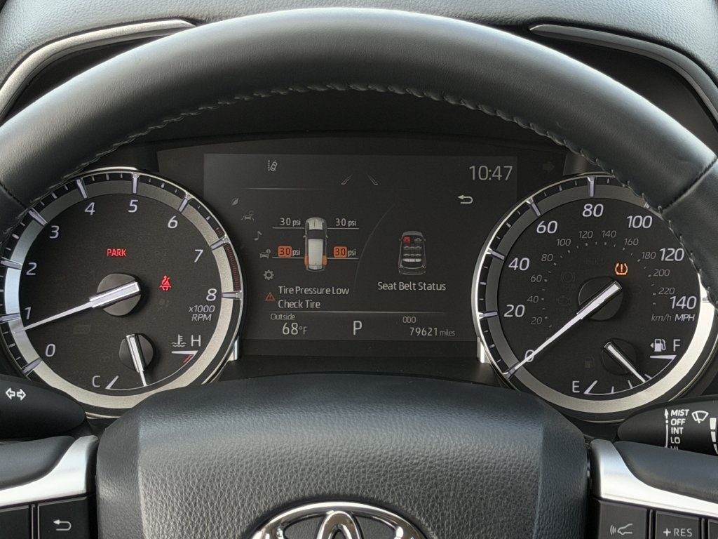 Used 2022 Toyota Highlander XLE FWD image 16