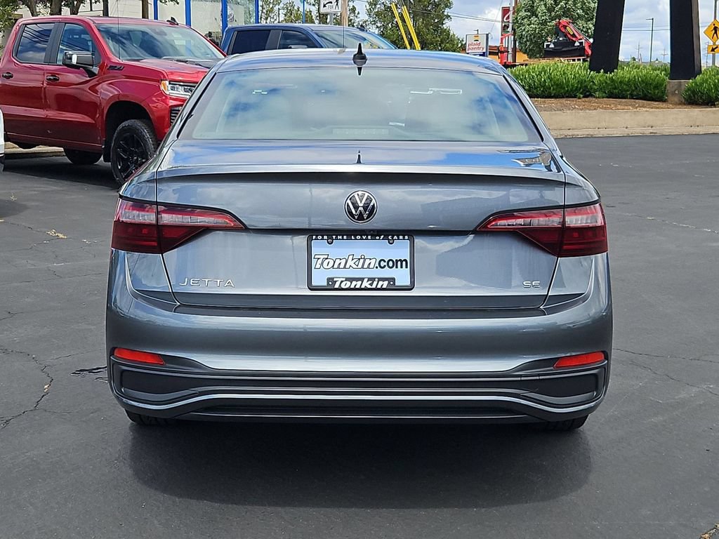 Used 2024 Volkswagen Jetta SE FWD image 5