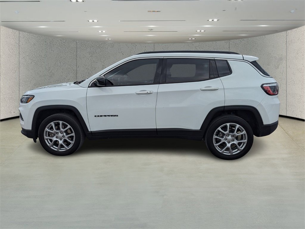 Certified 2024 Jeep Compass Latitude image 6