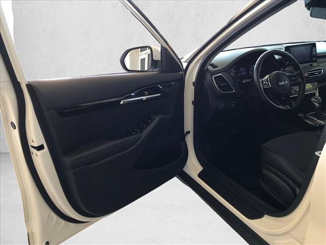 Used 2023 Kia Seltos S FWD image 14