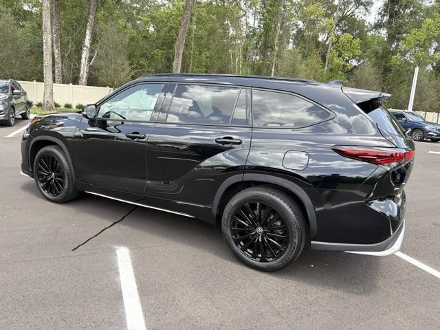 Used 2025 Toyota Highlander XSE AWD/4WD image 4