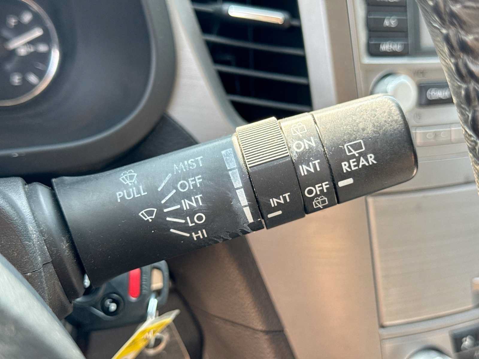 Used 2010 Subaru Outback 2.5i Premium AWD/4WD image 25