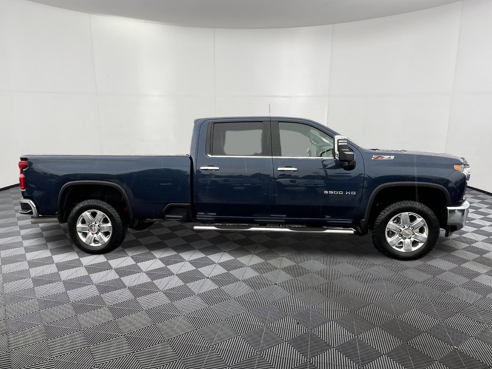 Used 2021 Chevrolet Silverado 3500 LTZ w/ LTZ Premium Package image 7