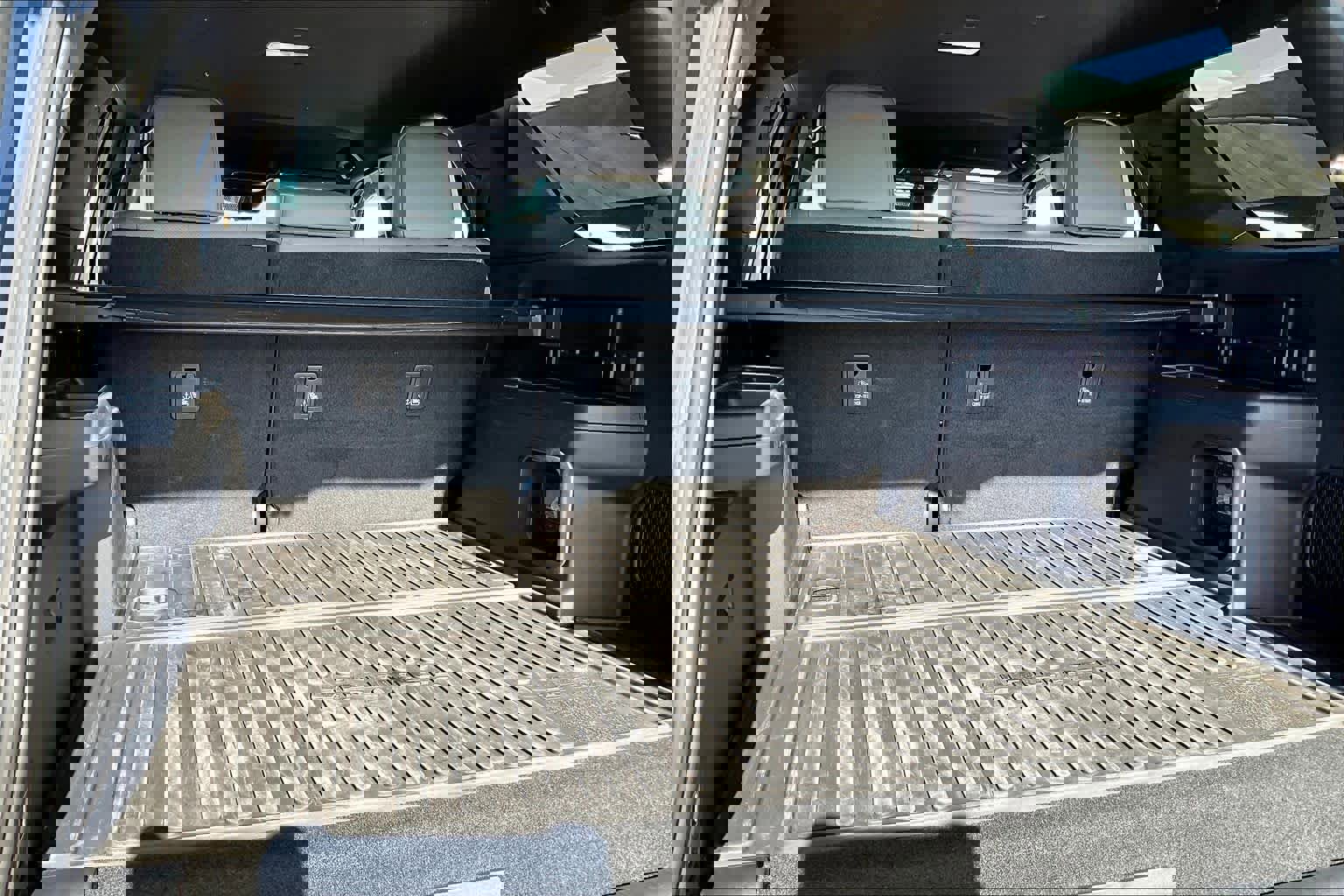 Used 2025 Toyota 4Runner Trailhunter image 30