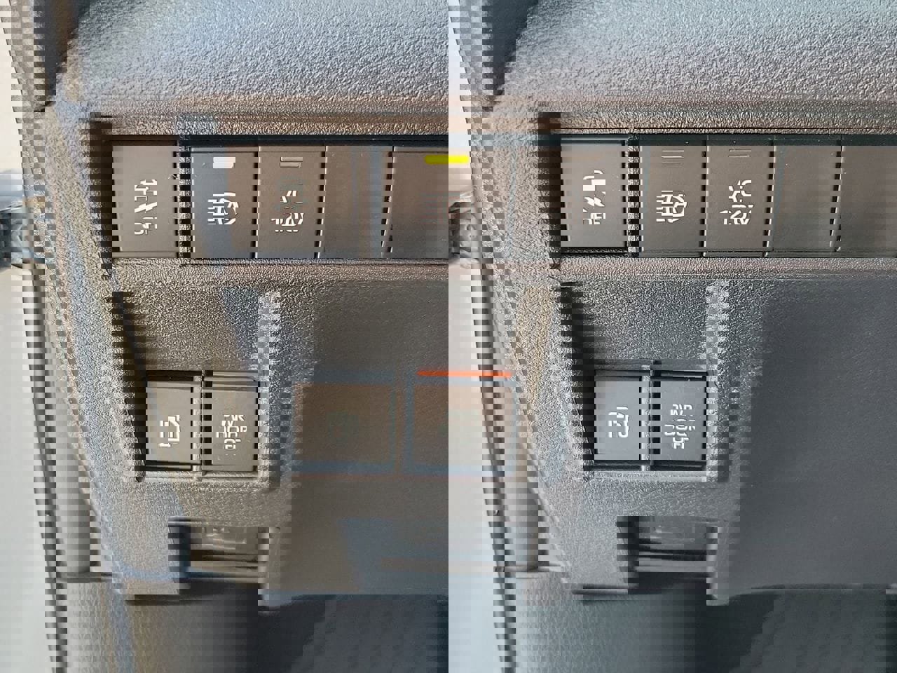 Used 2025 Toyota Sienna XSE w/ XSE Plus Package image 34