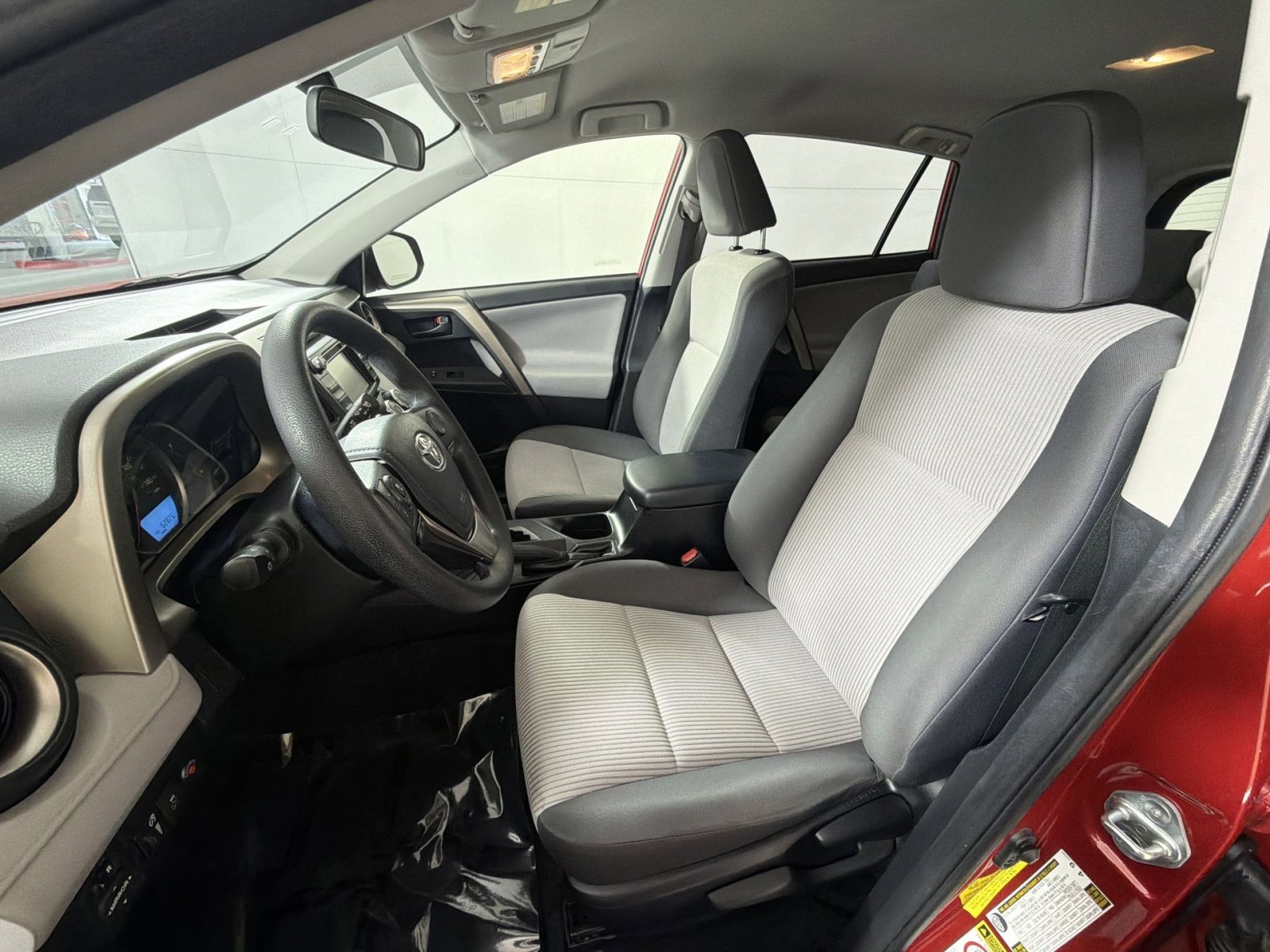 Used 2015 Toyota RAV4 LE image 13