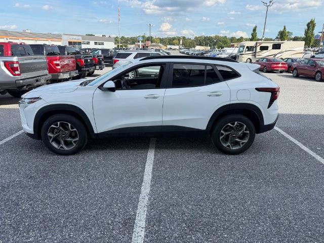Used 2025 Chevrolet Trax LT w/ LT Convenience Package FWD image 5