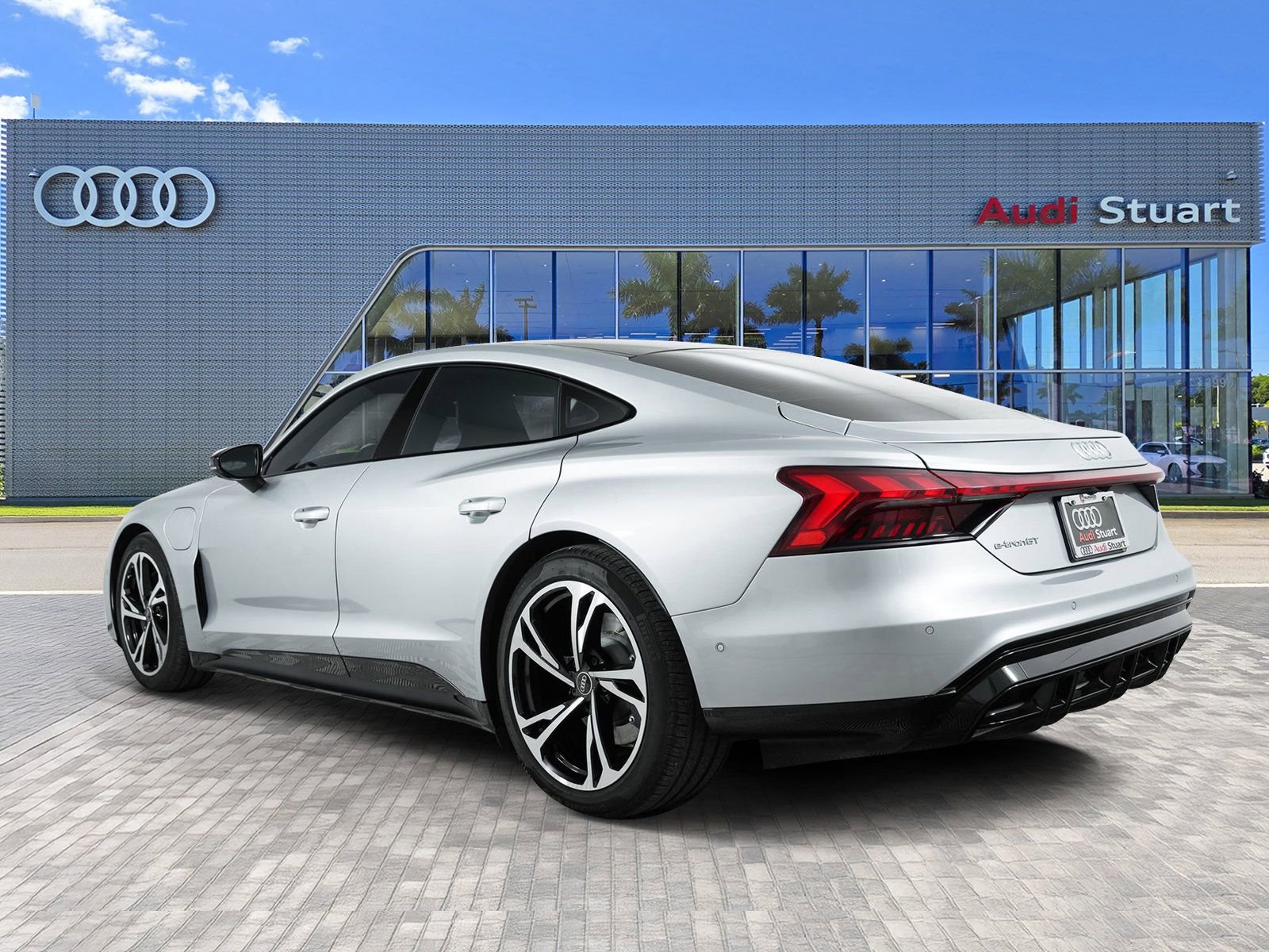 Used 2022 Audi e-tron GT Prestige image 5