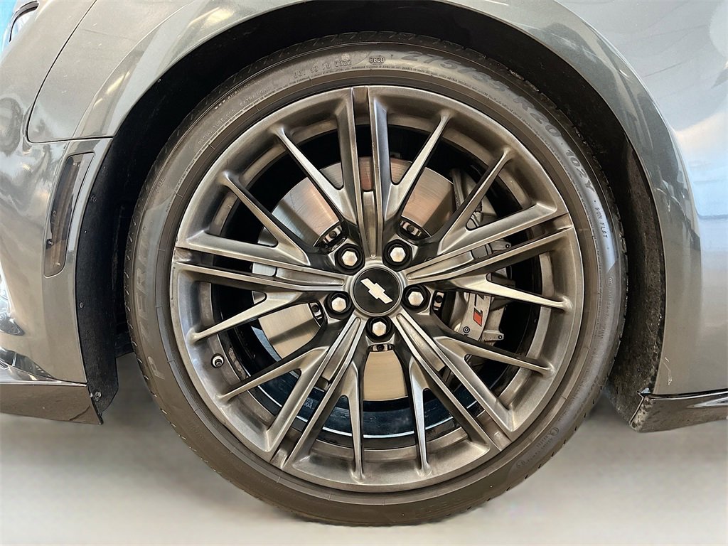 Used 2018 Chevrolet Camaro ZL1 image 31