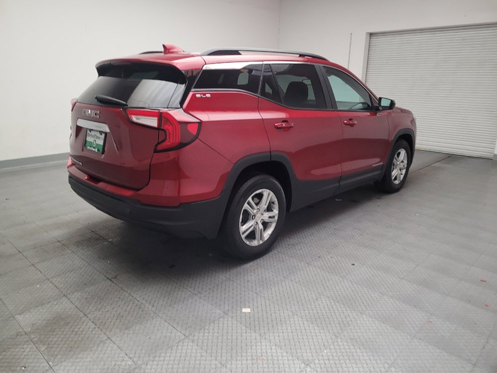 Used 2023 GMC Terrain SLE w/ Driver Convenience Package FWD image 9