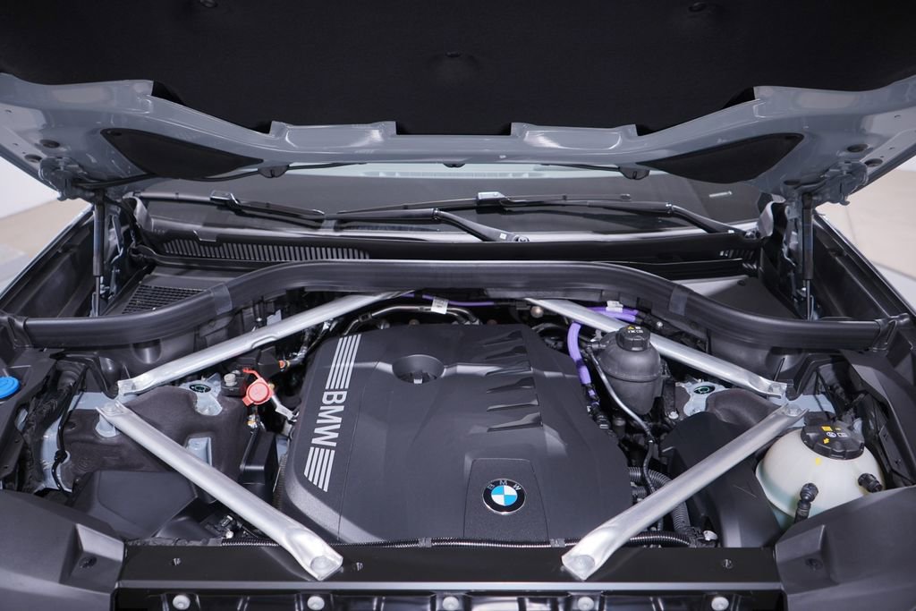 Used 2026 BMW X7 xDrive40i w/ M Sport Package AWD/4WD image 24