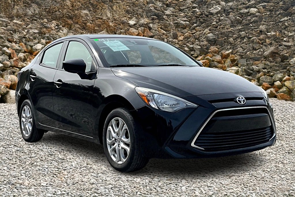 Used 2017 Toyota Yaris iA image 9