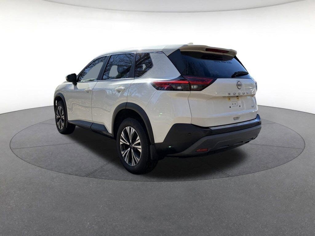 Certified 2023 Nissan Rogue SV image 3