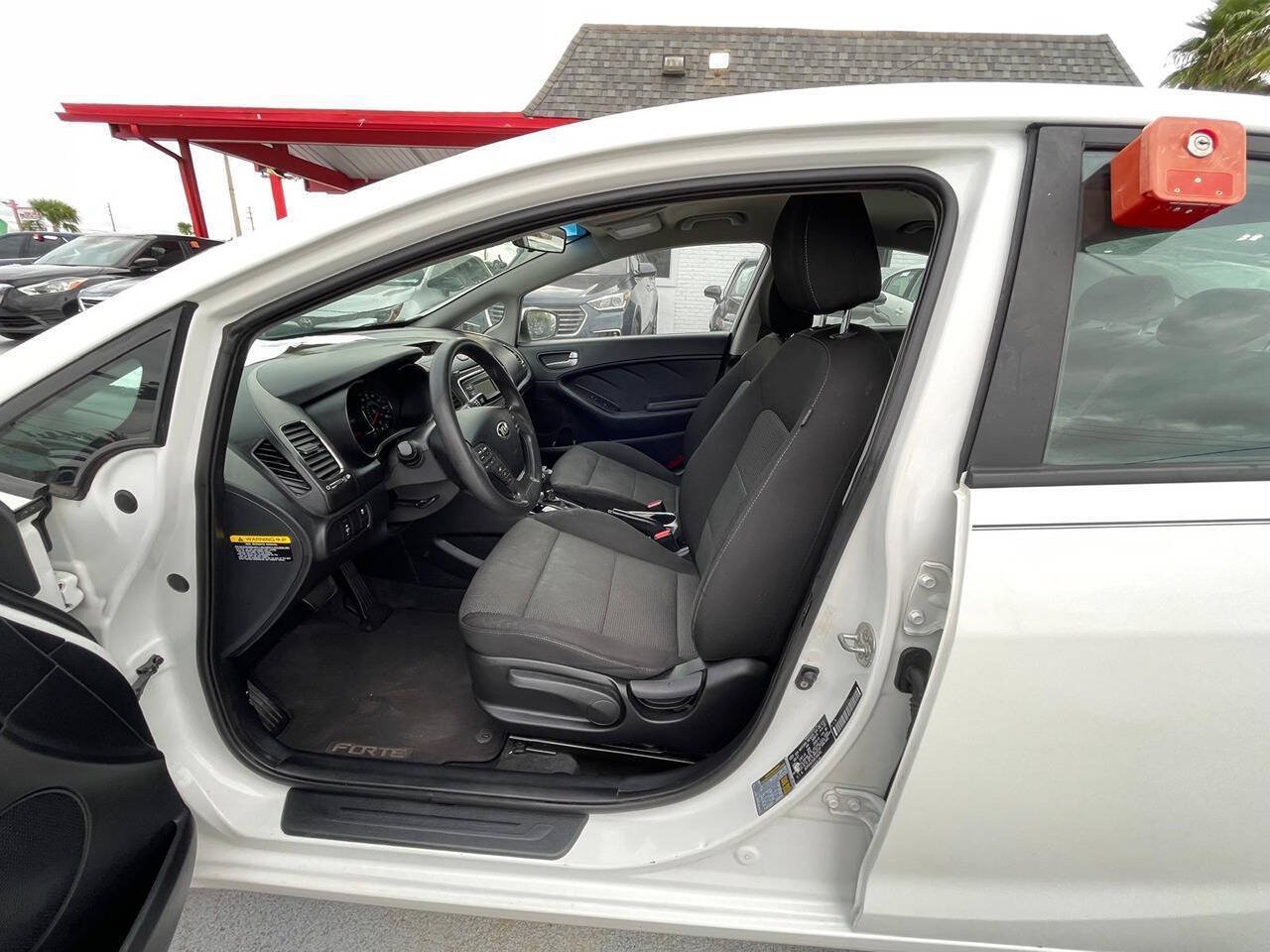 Used 2018 Kia Forte LX FWD image 7