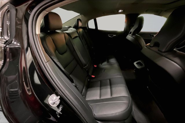 Used 2024 Volvo S60 B5 Plus FWD image 29