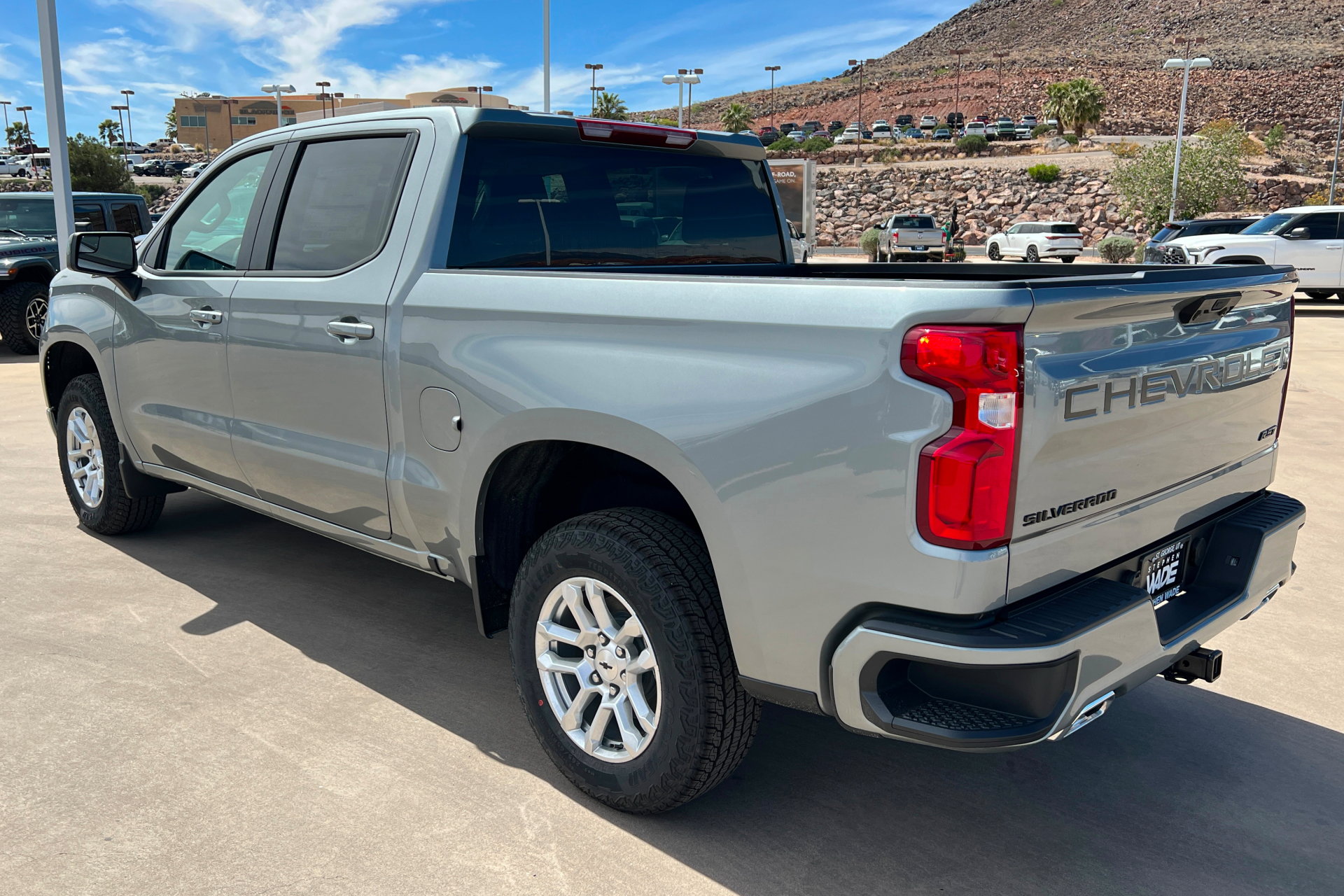 New 2026 Chevrolet Silverado 1500 RST w/ Z71 Off-Road Package AWD/4WD image 3