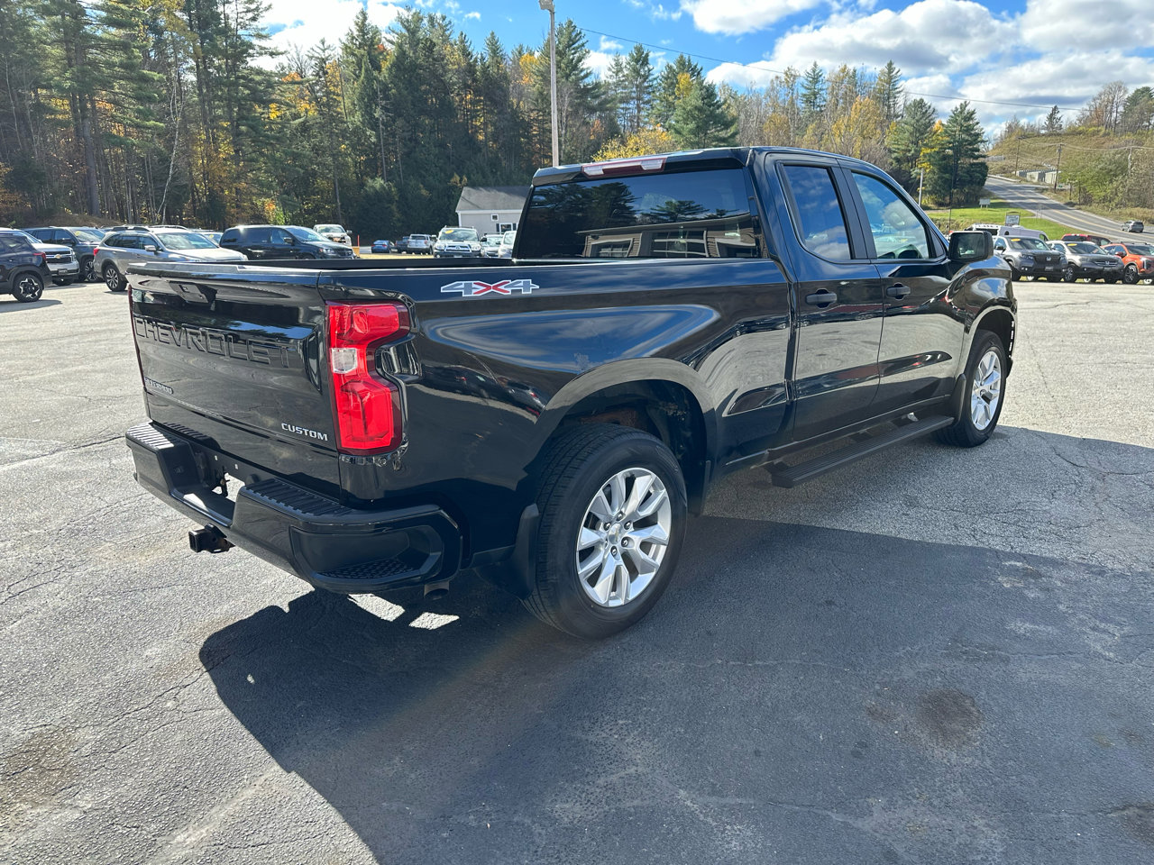 Used 2021 Chevrolet Silverado 1500 Custom image 4