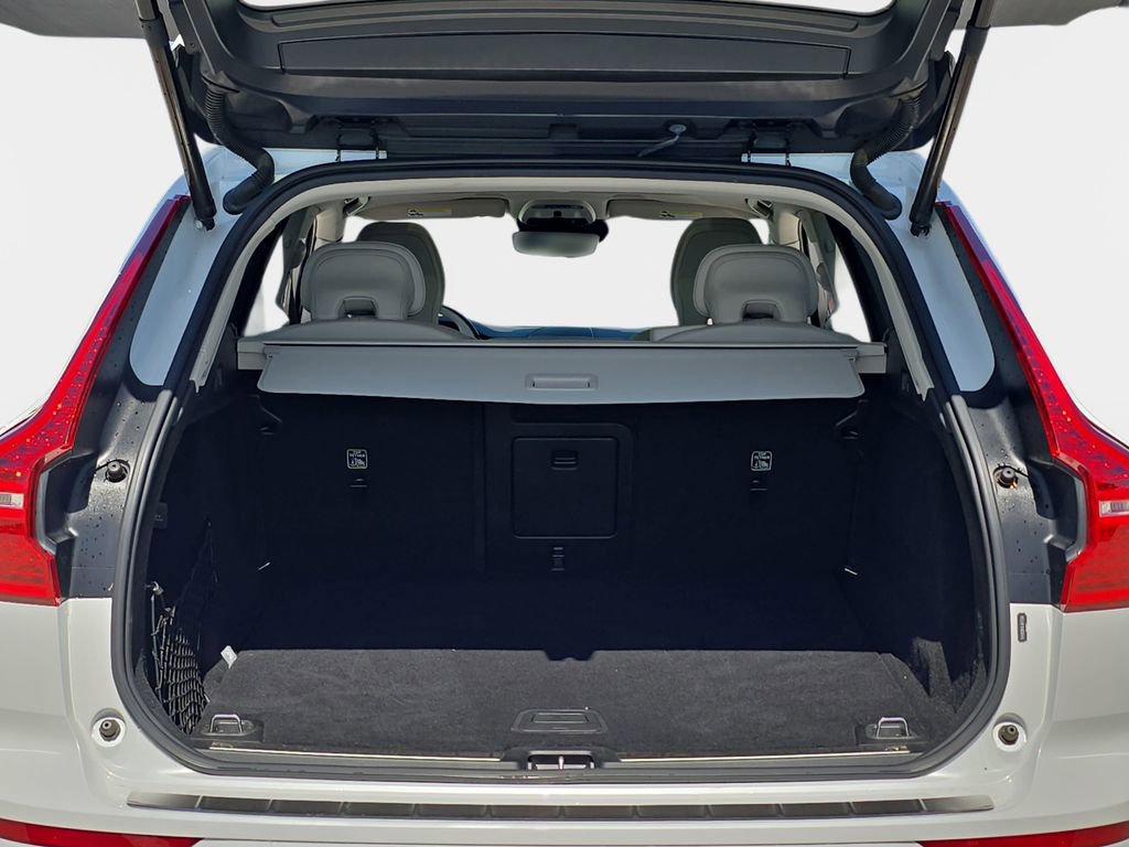 Used 2020 Volvo XC60 T5 Momentum FWD image 14
