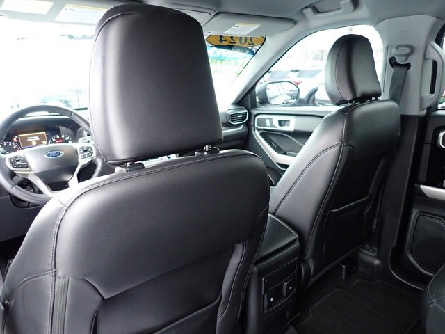 Certified 2024 Ford Explorer XLT w/ Equipment Group 202A image 18