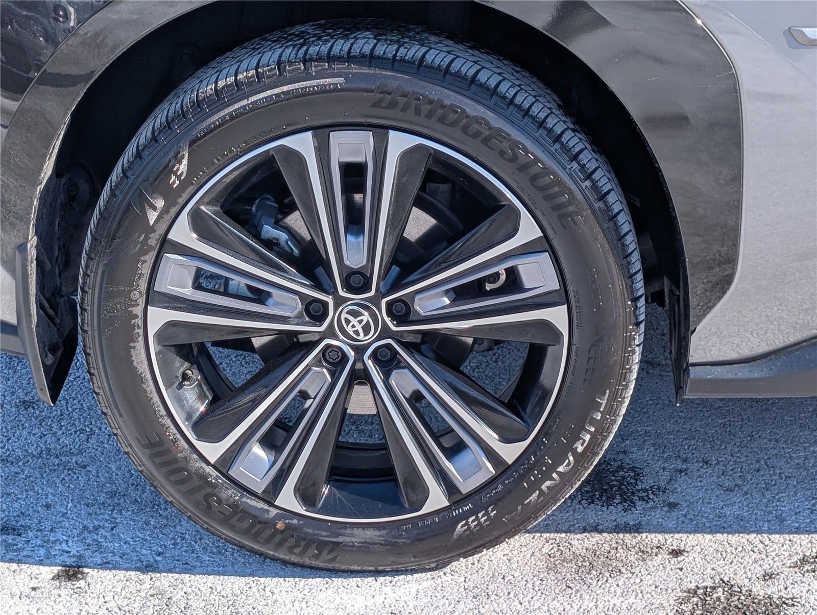 Used 2024 Toyota bZ4X Limited image 10