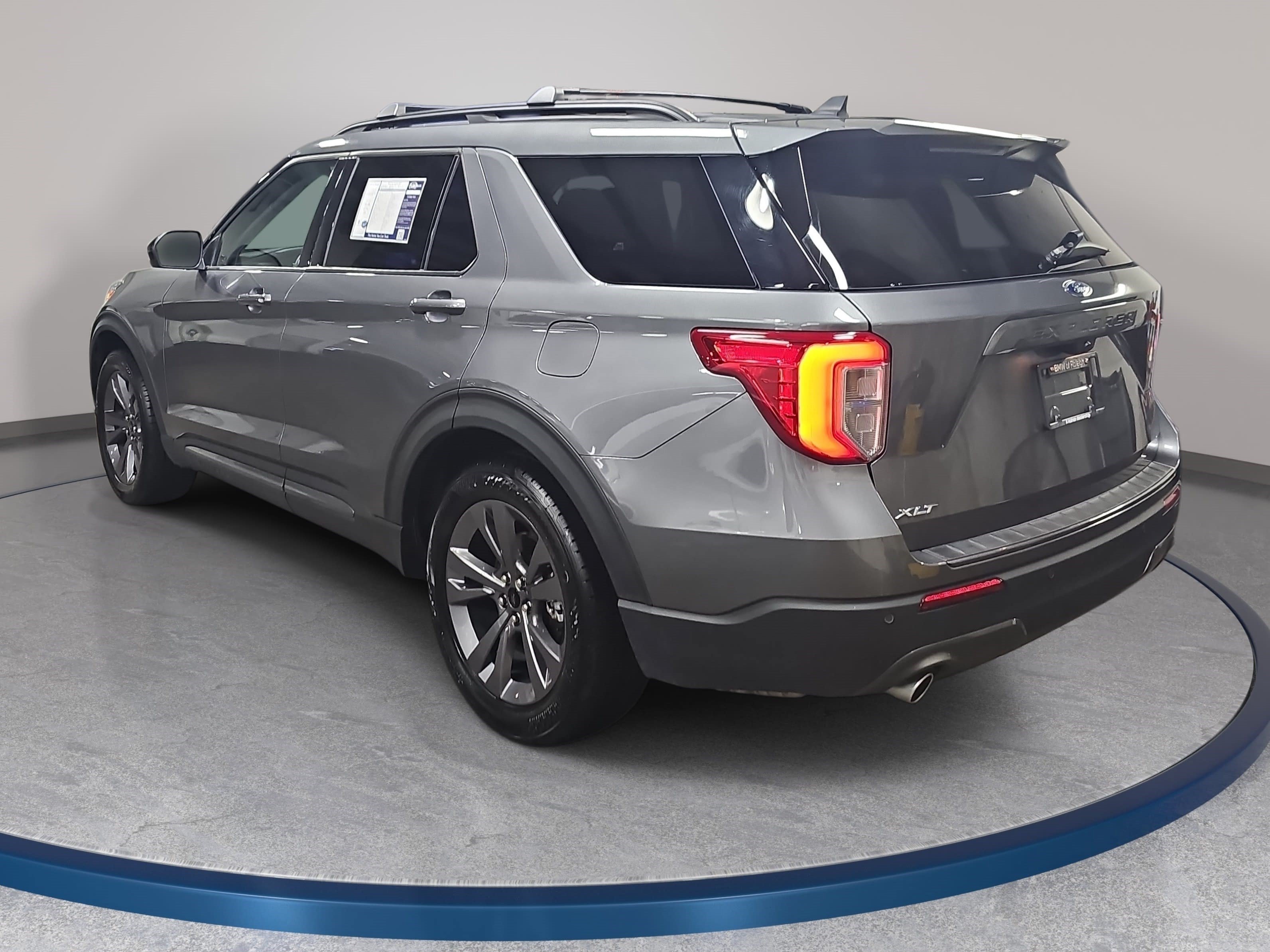 Used 2024 Ford Explorer XLT w/ Equipment Group 202A RWD image 7