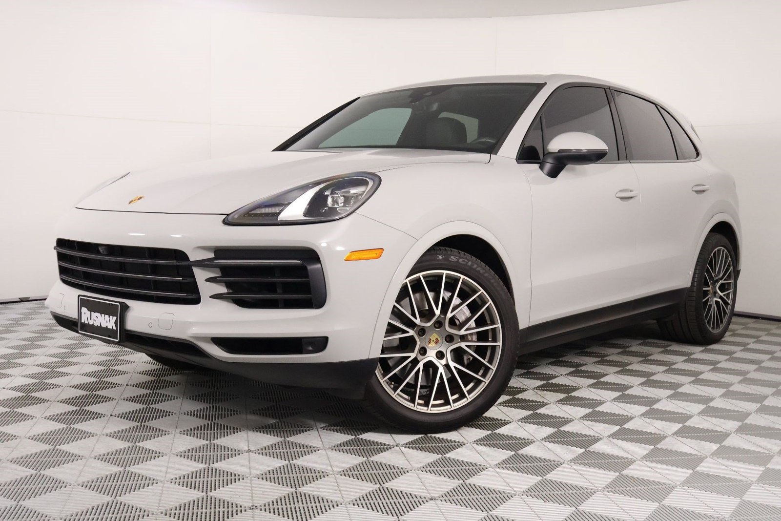 Certified 2023 Porsche Cayenne Platinum Edition AWD/4WD image 35