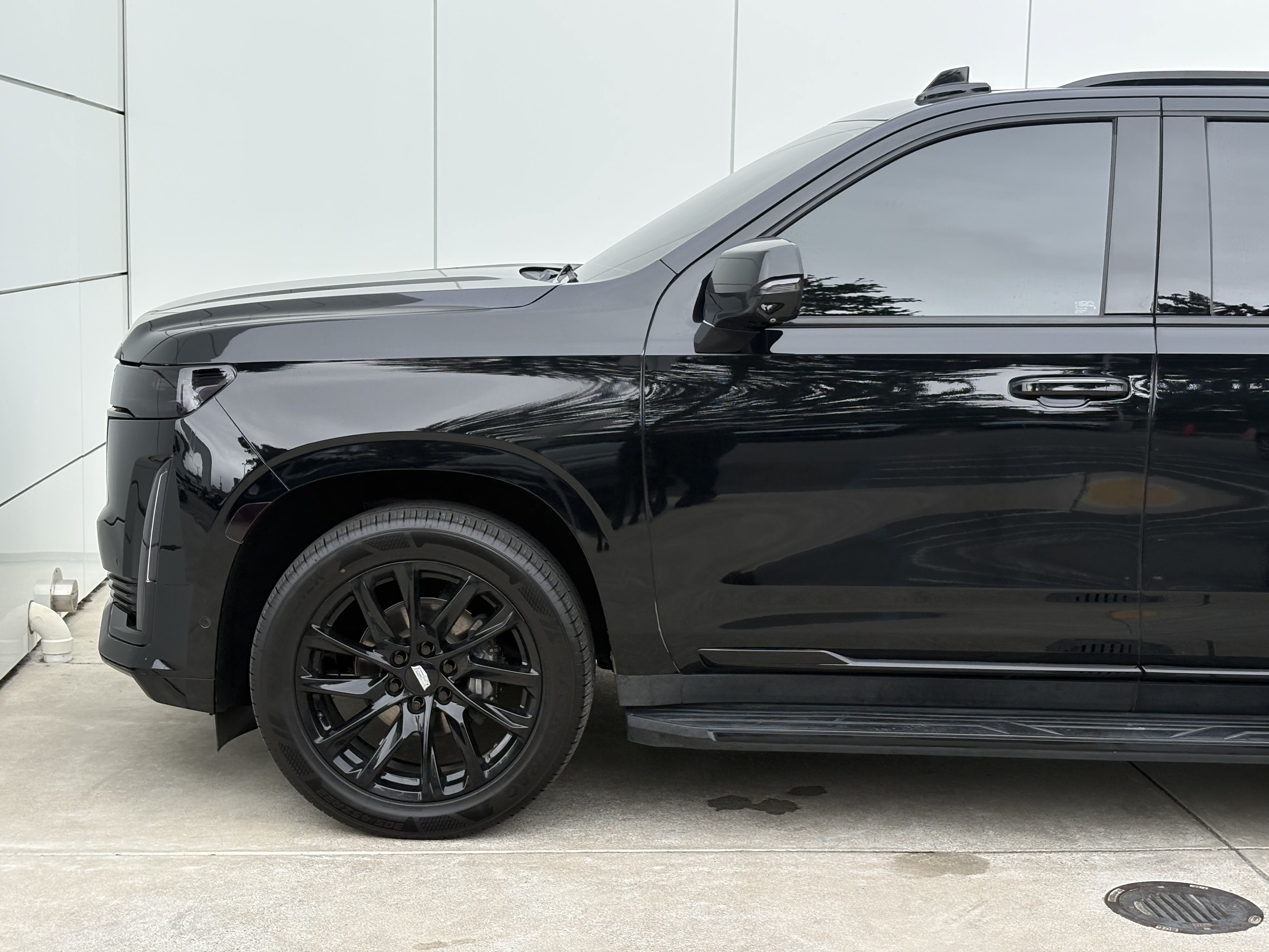 Used 2021 Cadillac Escalade Sport w/ Driver Assist Tech Package AWD/4WD image 5