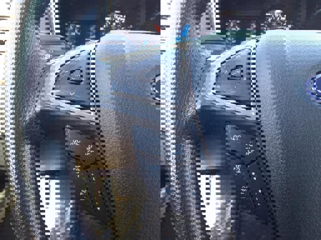 Used 2020 Ford Fusion SE image 25