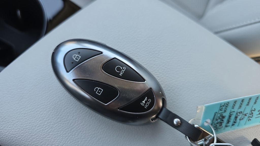 New 2026 Hyundai Elantra Limited FWD image 35