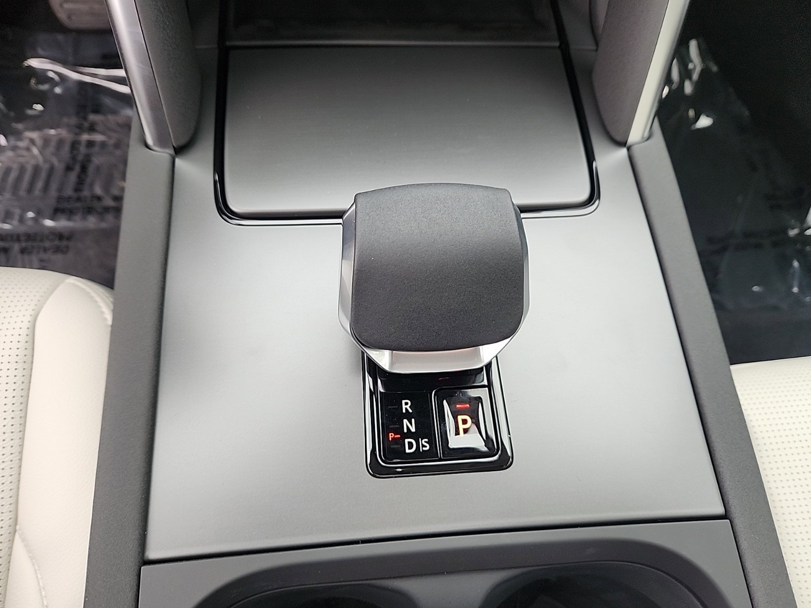 Certified 2025 Land Rover Discovery Sport S image 16