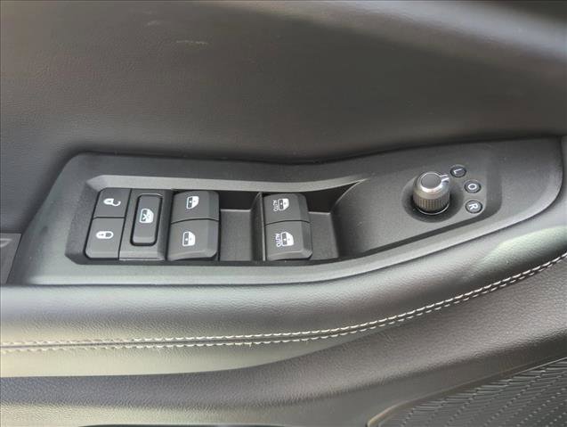 Used 2025 Jeep Grand Cherokee Limited RWD image 28