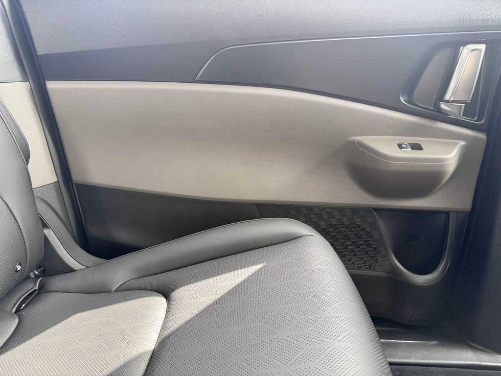 New 2026 Kia Carnival FWD image 31