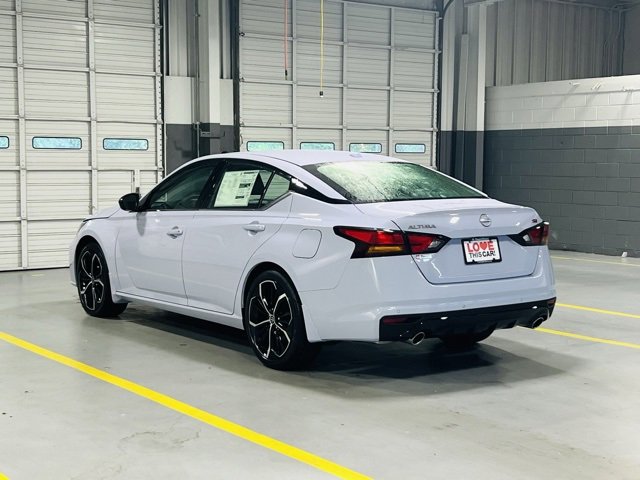 New 2025 Nissan Altima 2.5 SR w/ SR Premium Package image 15