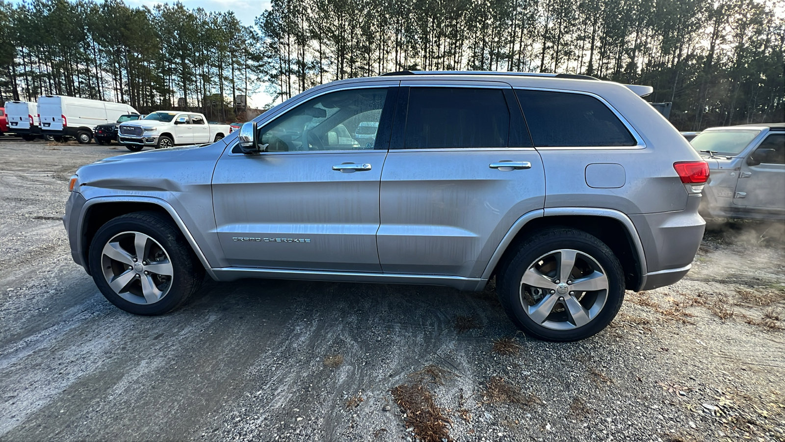 Used 2015 Jeep Grand Cherokee Overland w/ Advanced Technology Group image 11