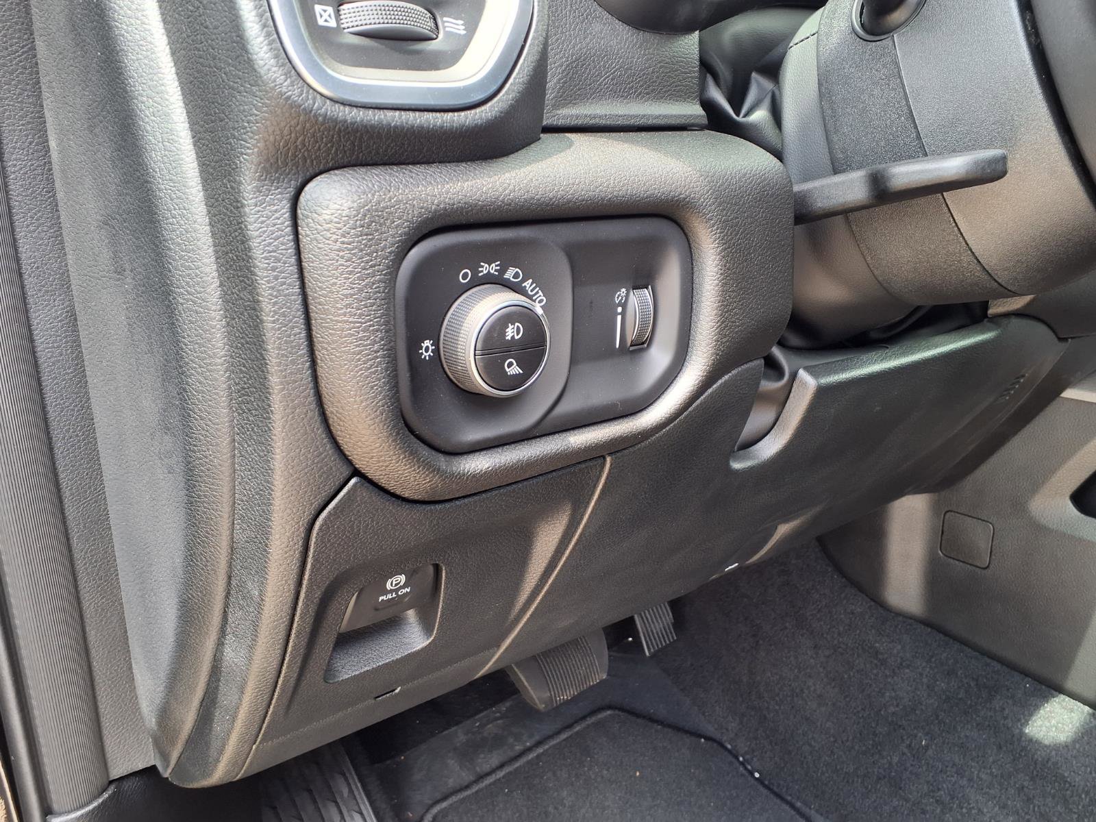New 2026 RAM 1500 Express AWD/4WD image 12