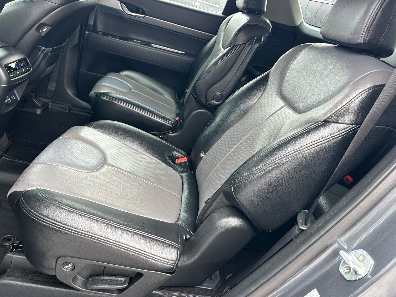 Used 2020 Hyundai Palisade SEL FWD image 15